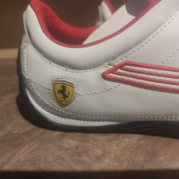 Brand new 2 PAIRS Men's Puma Ferrari shoes Size 13 - Picture 8 of 15